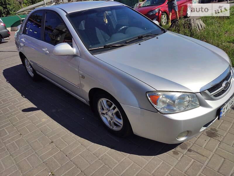 Седан Kia Cerato 2006 в Киеве