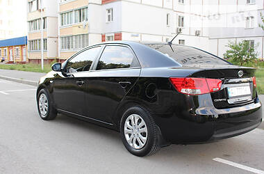 Седан Kia Cerato 2009 в Киеве