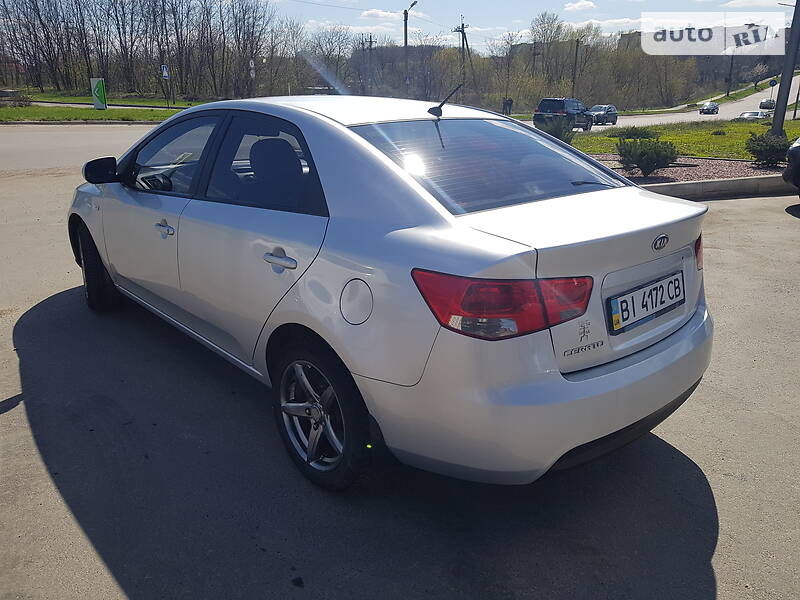Седан Kia Cerato 2009 в Полтаві