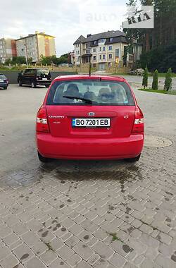 Седан Kia Cerato 2005 в Бучаче