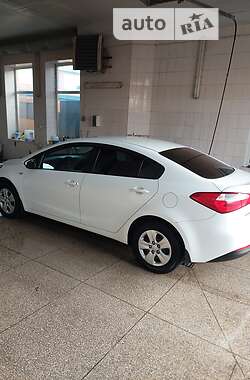 Седан Kia Cerato 2013 в Сумах