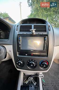 Хетчбек Kia Cerato 2006 в Гадячі