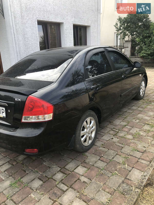 Седан Kia Cerato 2006 в Чернівцях