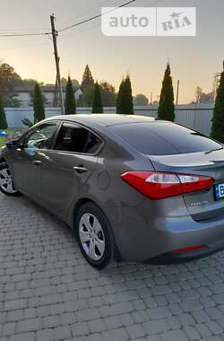 Седан Kia Cerato 2013 в 