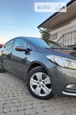 Седан Kia Cerato 2013 в 