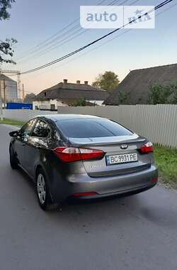 Седан Kia Cerato 2013 в 