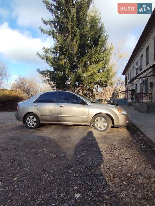 Седан Kia Cerato 2006 в Краматорске