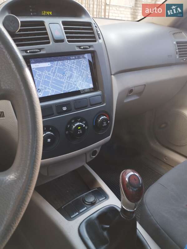 Седан Kia Cerato 2006 в Краматорске