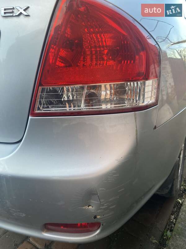 Седан Kia Cerato 2006 в Хмельнике