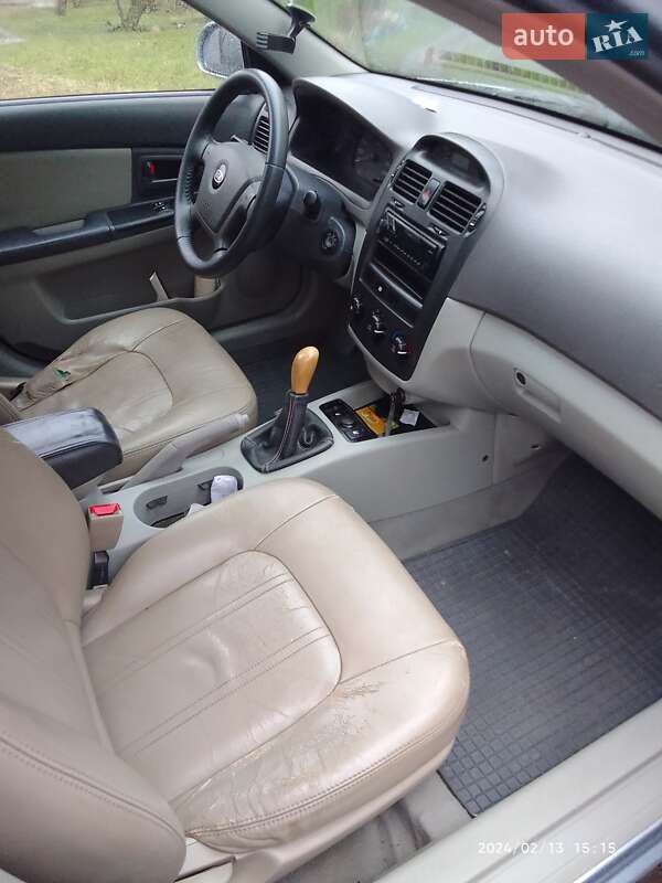 Седан Kia Cerato 2005 в Смілі фото 7 Седан Kia Cerato 2005 в Смілі