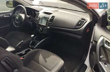 Купе Kia Cerato 2012 в 