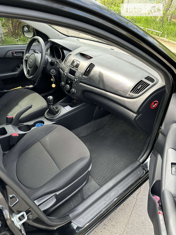 Седан Kia Cerato 2009 в Одесі