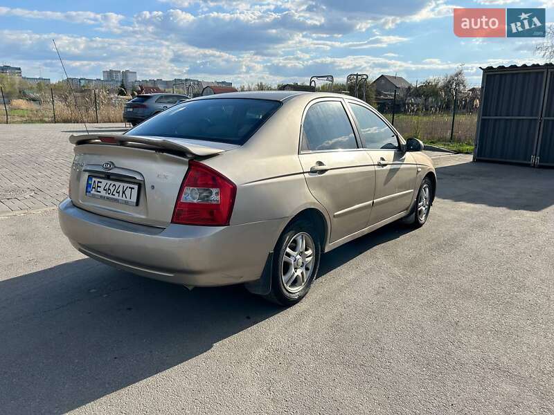 Седан Kia Cerato 2006 в Дніпрі