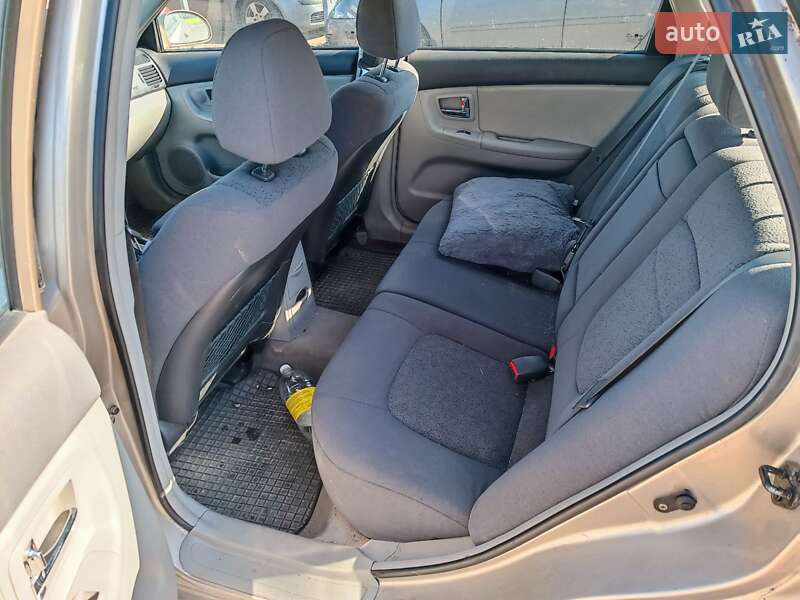 Хетчбек Kia Cerato 2006 в Устинівці