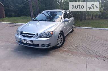 Хэтчбек Kia Cerato 2006 в Вараше