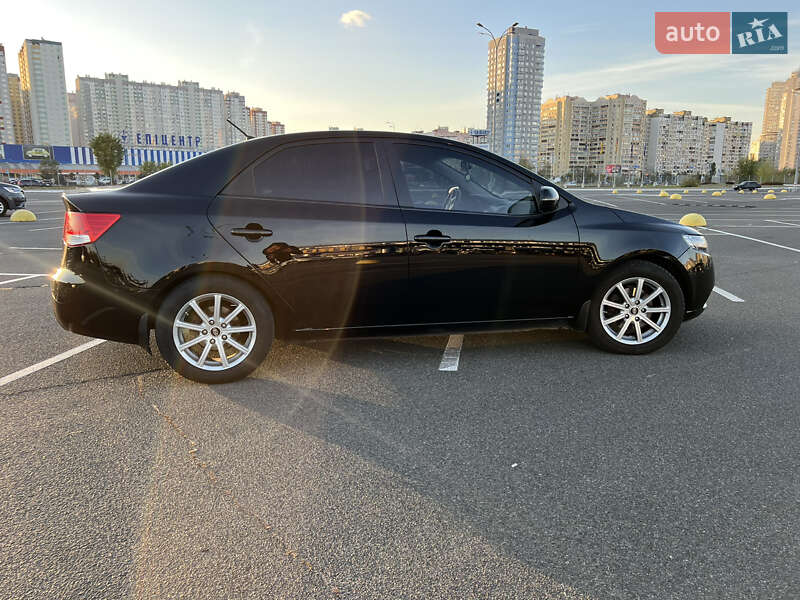Седан Kia Cerato 2012 в Софіївській Борщагівці
