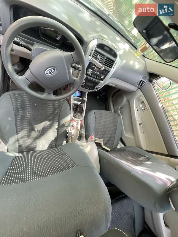 Седан Kia Cerato 2007 в Кривому Розі