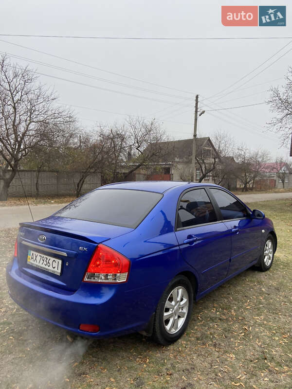 Седан Kia Cerato 2009 в Краснограде