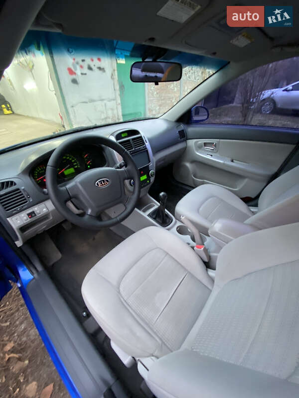 Седан Kia Cerato 2009 в Краснограде