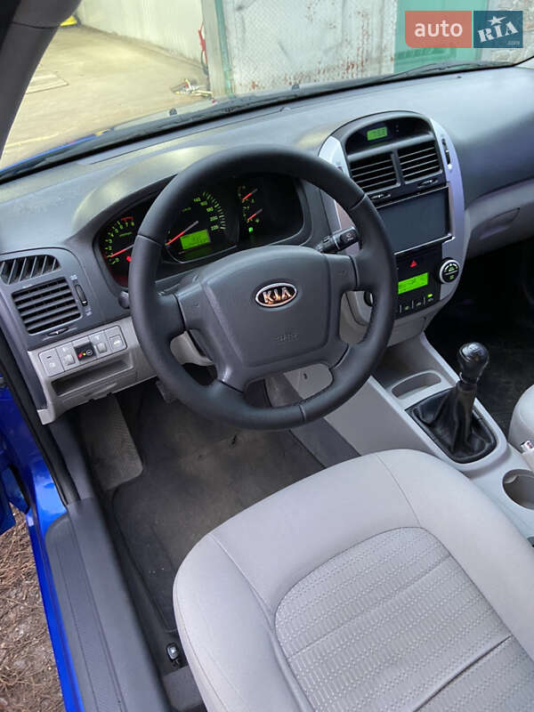 Седан Kia Cerato 2009 в Краснограде