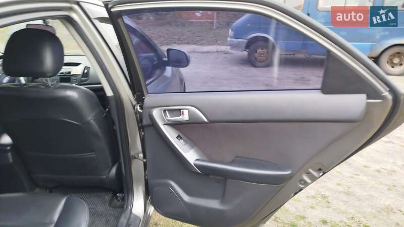 Седан Kia Cerato 2012 в Полтаві