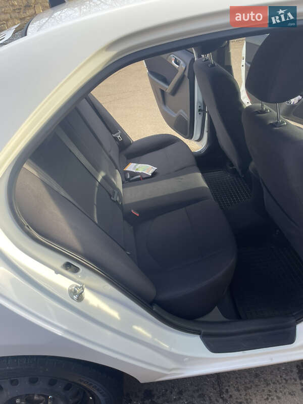 Седан Kia Cerato 2011 в Николаеве фото 5 Седан Kia Cerato 2011 в Николаеве