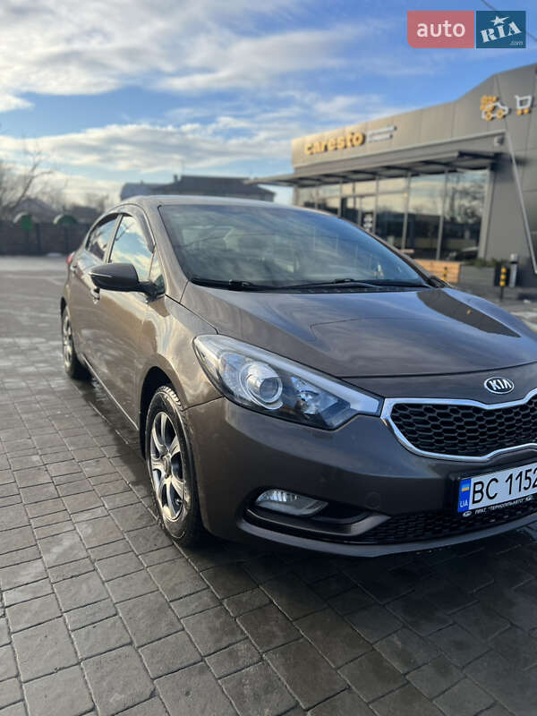 Седан Kia Cerato 2013 в Кам'янці-Бузькій
