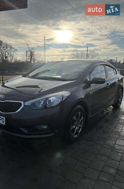 Седан Kia Cerato 2013 в Каменке-Бугской