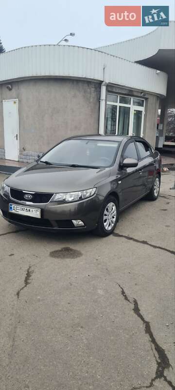 Седан Kia Cerato 2009 в Каменском