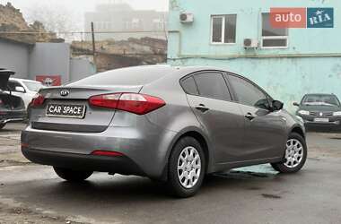 Седан Kia Cerato 2014 в 