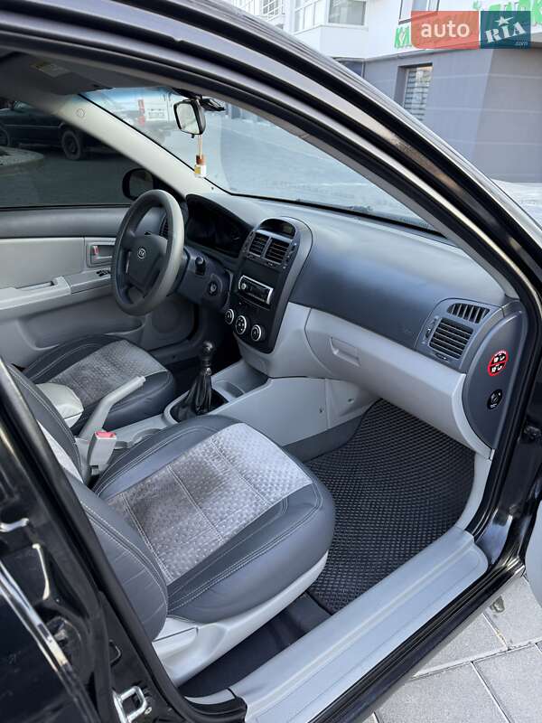 Седан Kia Cerato 2007 в Трускавце