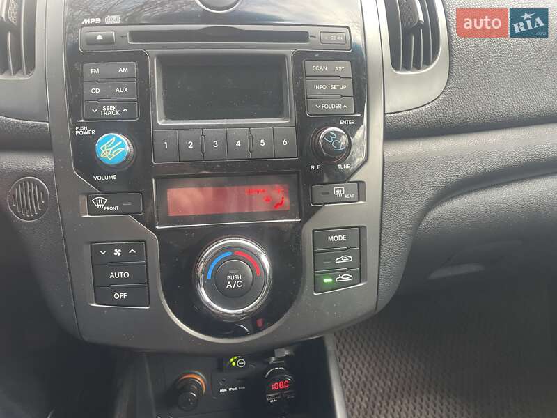 Купе Kia Cerato 2012 в Новомосковську