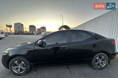 Седан Kia Cerato 2010 в Ужгороде