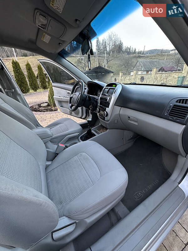 Седан Kia Cerato 2007 в Яремче