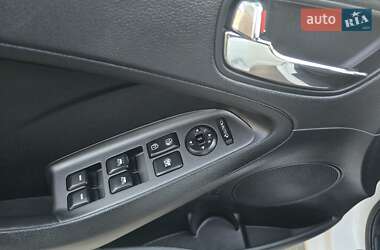 Седан Kia Cerato 2013 в 