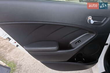 Седан Kia Cerato 2013 в 