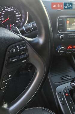 Седан Kia Cerato 2013 в 