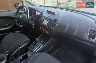 Седан Kia Cerato 2013 в 