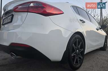 Седан Kia Cerato 2013 в 