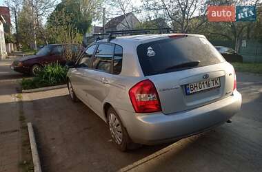 Хэтчбек Kia Cerato 2006 в 