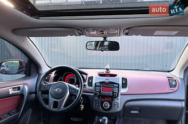 Купе Kia Cerato 2011 в 