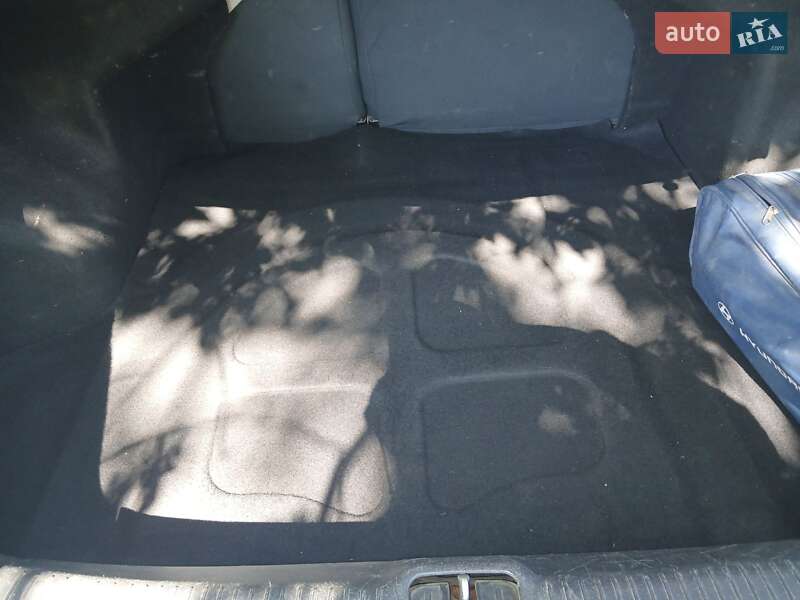 Седан Kia Cerato 2008 в Краснограді