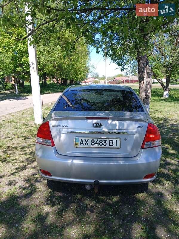 Седан Kia Cerato 2008 в Краснограді