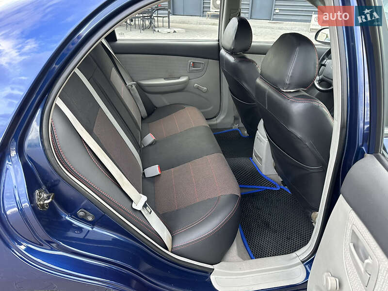 Седан Kia Cerato 2006 в Киеве