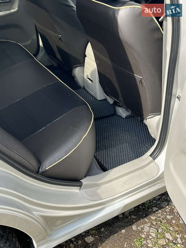 Седан Kia Cerato 2008 в Умани