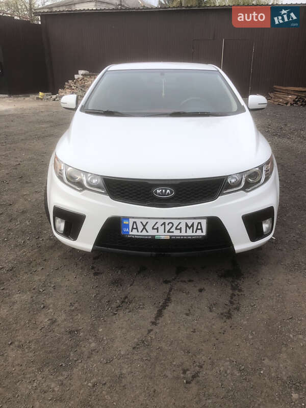 Купе Kia Cerato 2011 в 