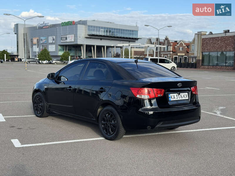 Седан Kia Cerato 2009 в Києві
