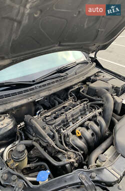 Седан Kia Cerato 2011 в 