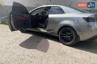 Купе Kia Cerato 2011 в 