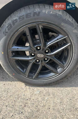 Купе Kia Cerato 2011 в 